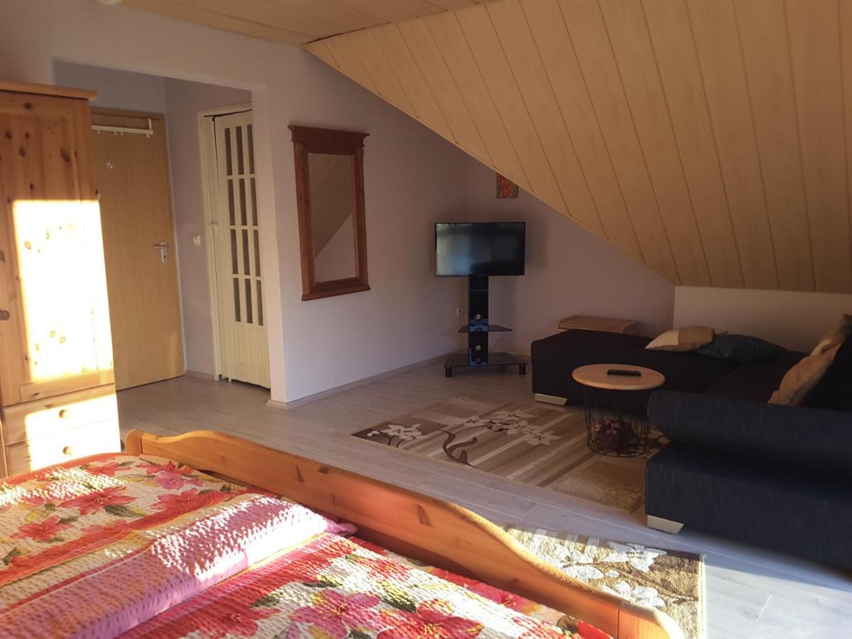 Die Ferienwohnung Lindenhof Zell an der Mosel Exterior foto