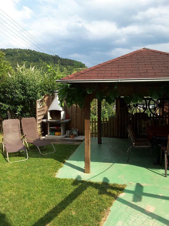 Die Ferienwohnung Lindenhof Zell an der Mosel Exterior foto